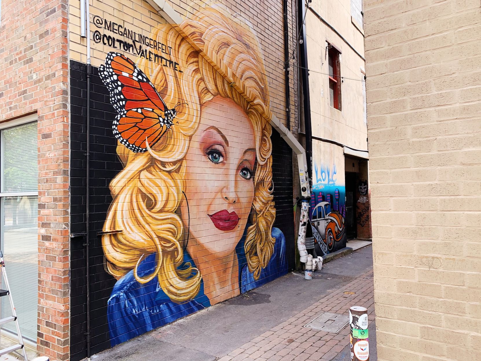 Dolly Parton Mural